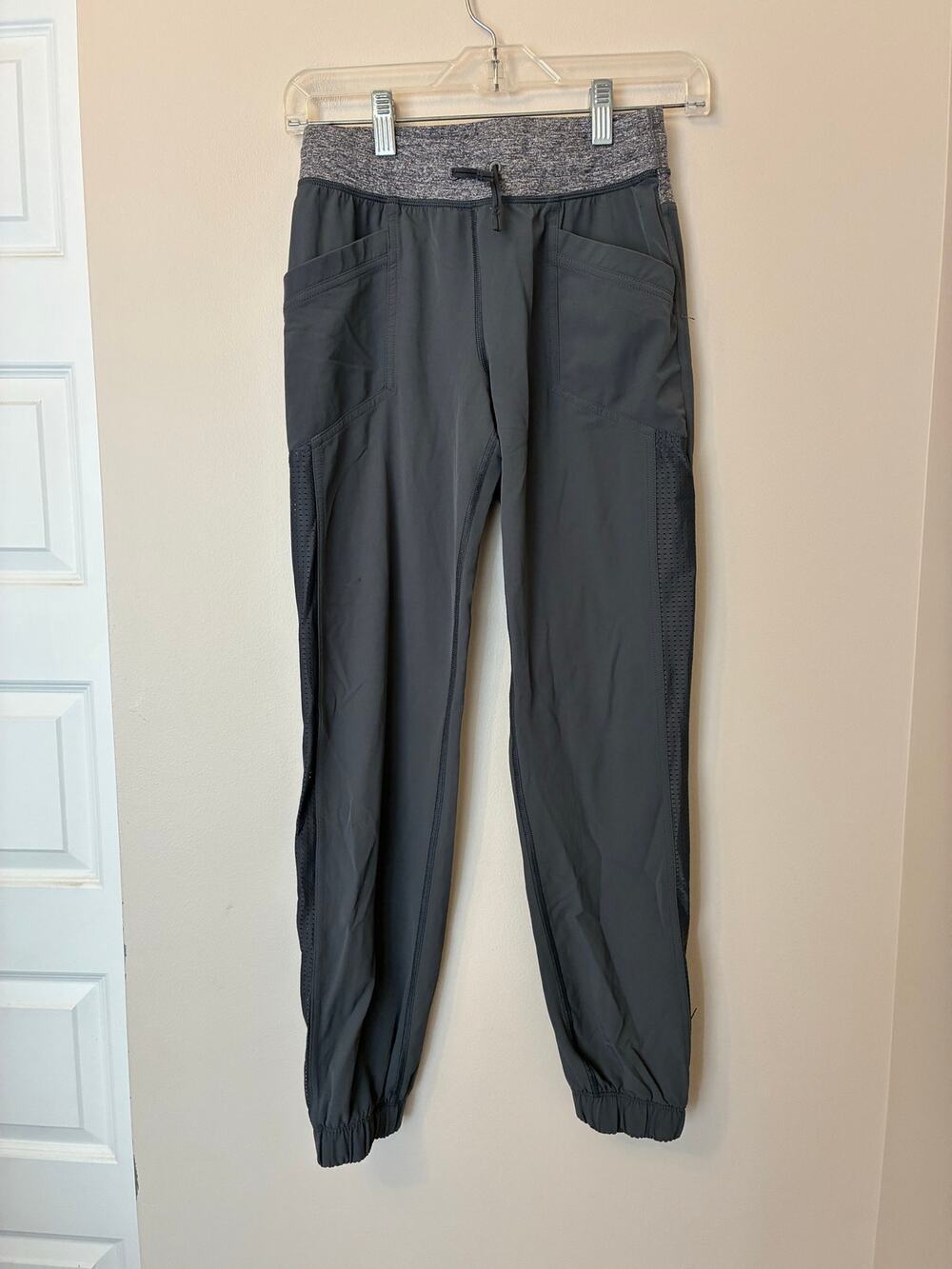 Ivivva Lululemon Kids Gray Joggers Girls Size 12